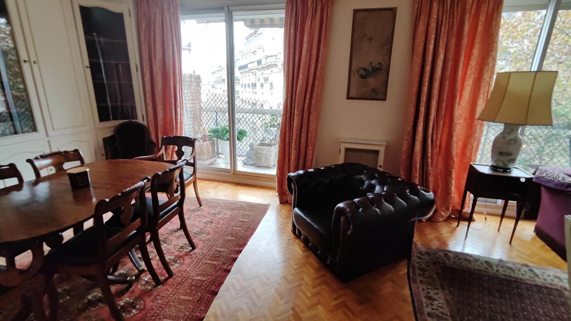 Avenue Victor Hugo - 16 - 4160 *