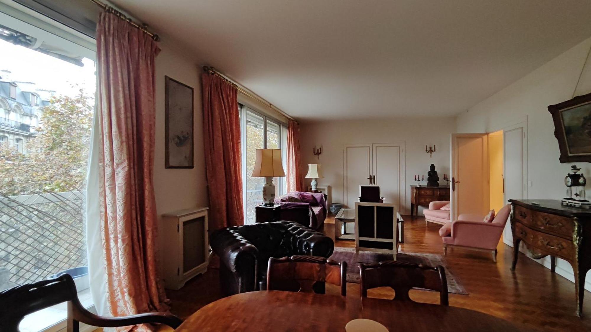 Avenue Victor Hugo - 16 - 4160 Paris