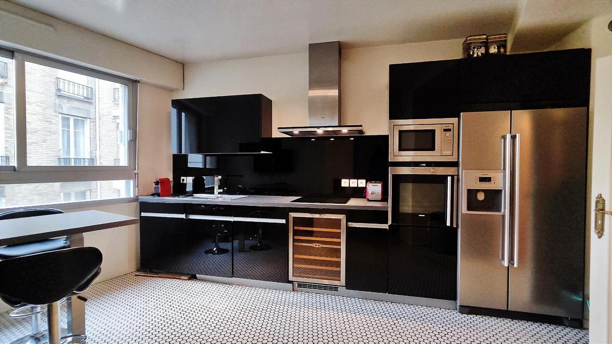 Apartment Avenue Victor Hugo - 16 - 4160 *